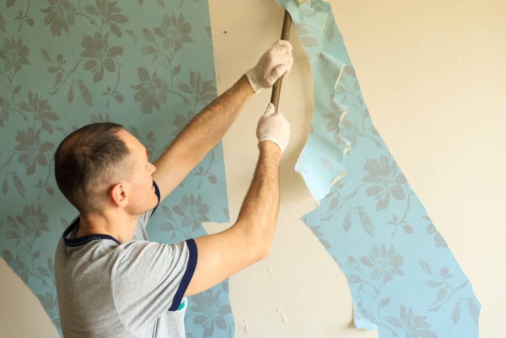 Wallpaper Removal by Ssay Painting and Remodeling